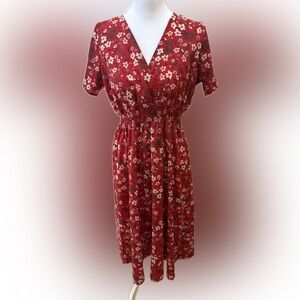 Red Floral Midi Dress with Short Sleeves and Elastic Waist Size L